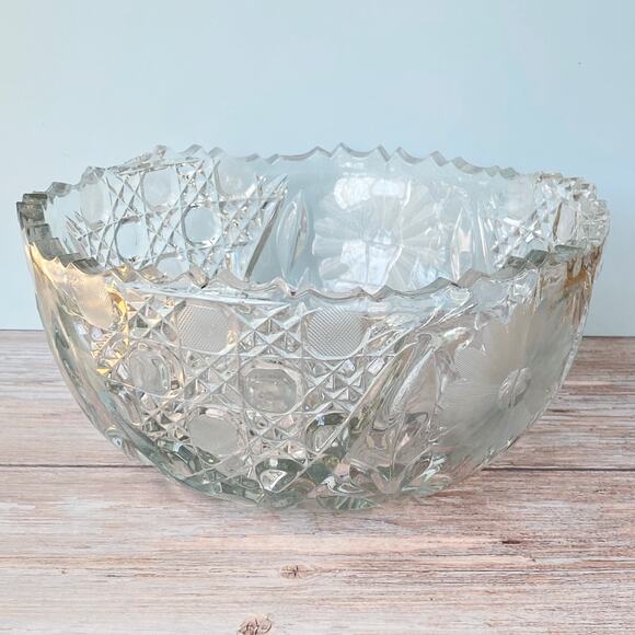 Vintage Cut Glass Crystal Bowl - Elegant Floral and Geometric Design - Picture 8 of 8